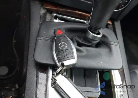 2013 Mercedes-Benz C 300 Sport 4Matic из США, поврежденный, VIN WDDGF8AB2DR272813